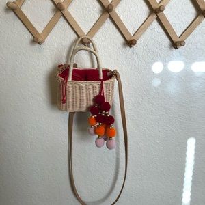 SOLD ON DEPOP ⭐️ Basket woven purse